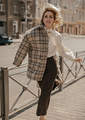 trendi-za-jesen-in-zimo-2025-karo-vzorci